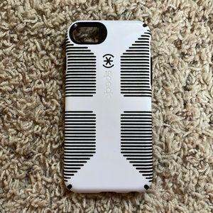 Speck black and white iPhone 7 case